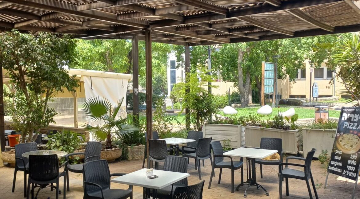 WhatsApp Image 2025-02-20 at 12.48.11 (1)