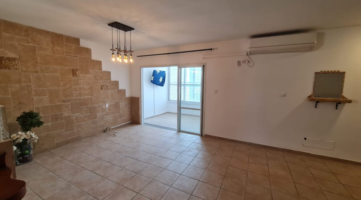 ae7b23ea-8ed9-4872-93b2-b07ed0a60e3f