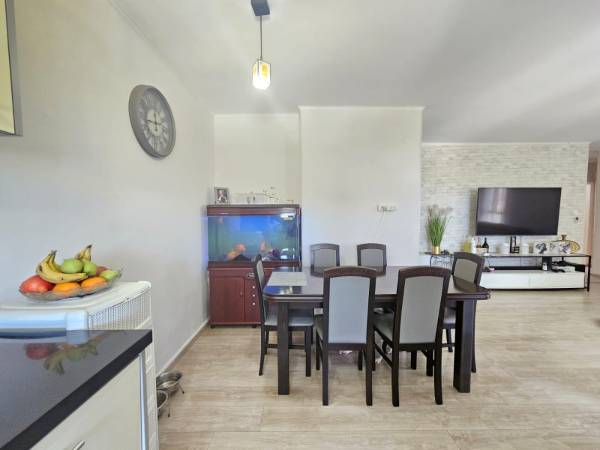 529a1241-b312-4fbe-a01b-7b9f5ee68ece