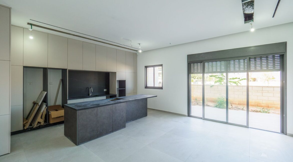 WhatsApp Image 2025-04-15 at 20.16.56 (1)