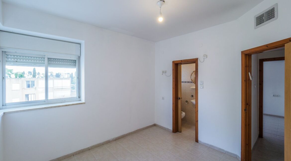 WhatsApp Image 2025-05-06 at 09.31.44