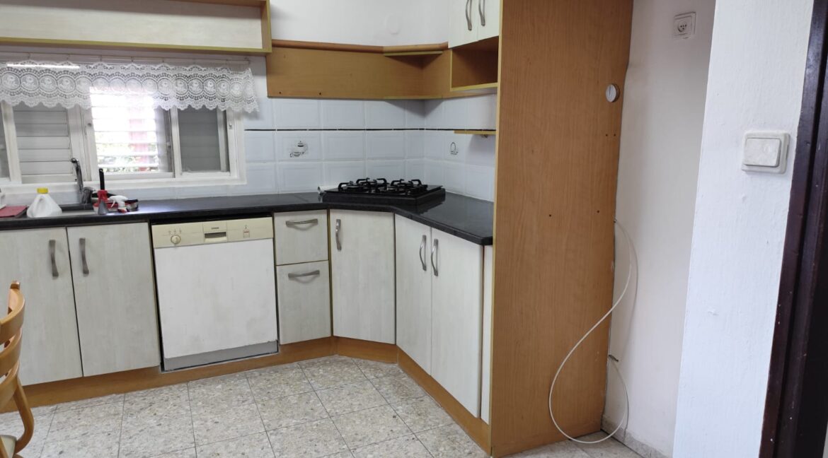 WhatsApp Image 2025-09-25 at 13.23.09