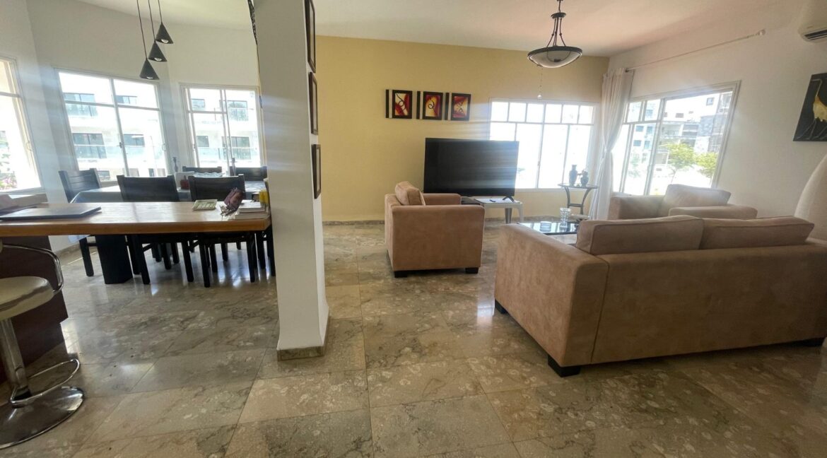 WhatsApp Image 2025-10-20 at 12.12.02