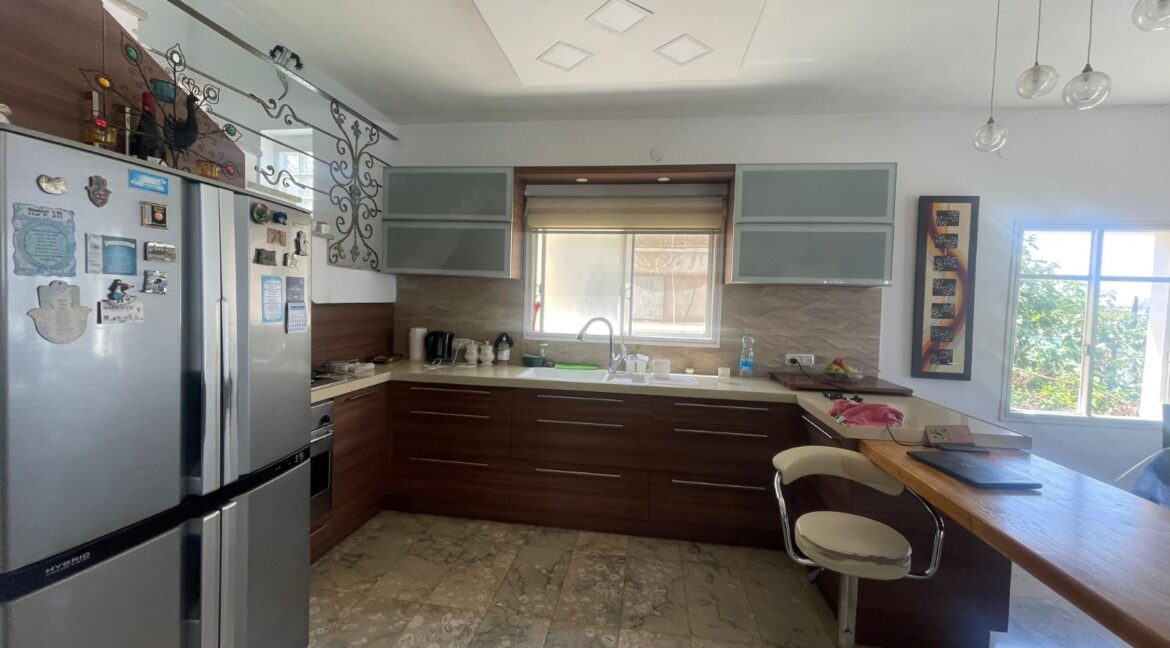 WhatsApp Image 2025-10-20 at 12.12.02 (4)