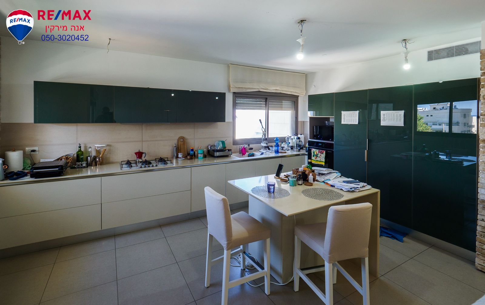 בבלעדיות- דירת 4 חדרים גדולה כחדשה ברחוב פינסקר 7 בנהריה