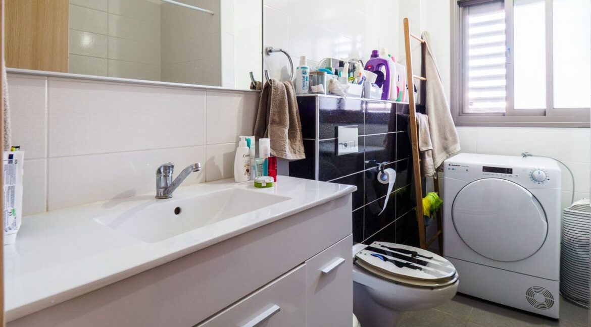 WhatsApp Image 2025-10-27 at 15.37.12 (1)