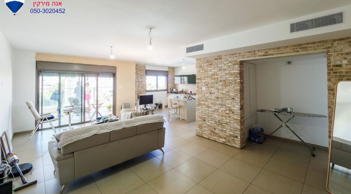 WhatsApp Image 2025-10-27 at 15.37.13 (2)