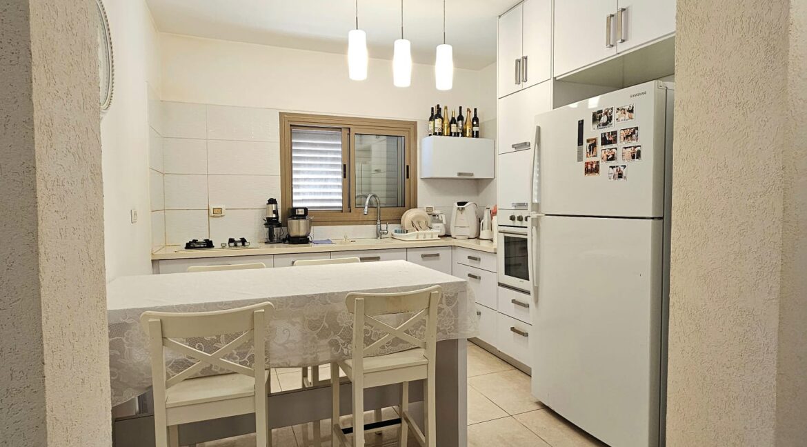 WhatsApp Image 2025-10-28 at 09.08.05