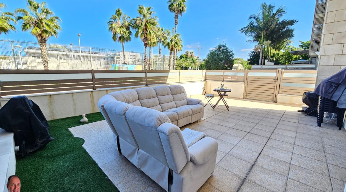 WhatsApp Image 2025-10-28 at 09.08.06