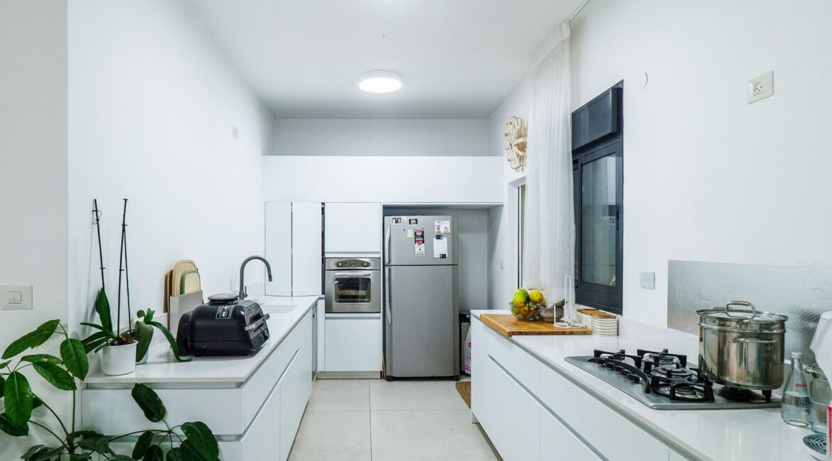 WhatsApp Image 2025-11-12 at 18.22.41 (3)