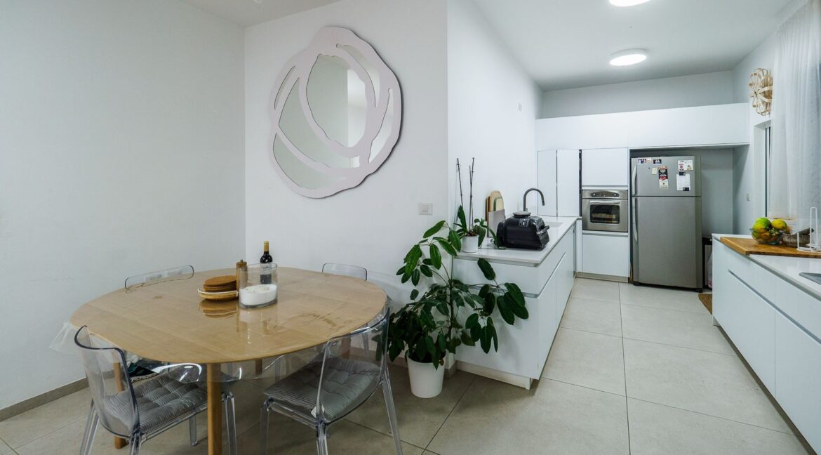 WhatsApp Image 2025-11-12 at 18.22.49 (3)