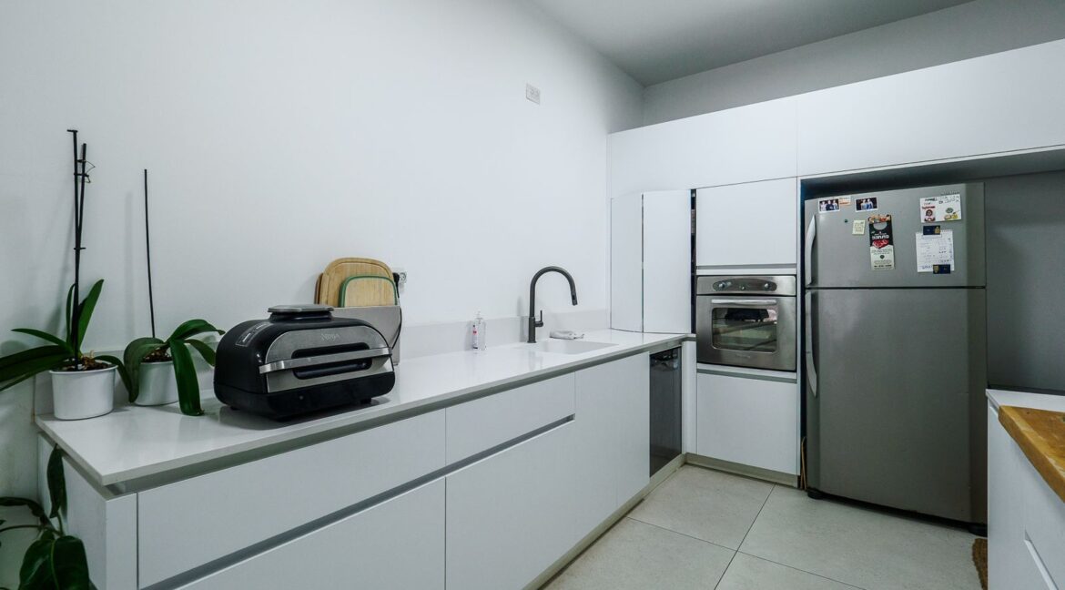 WhatsApp Image 2025-11-12 at 18.22.54 (3)