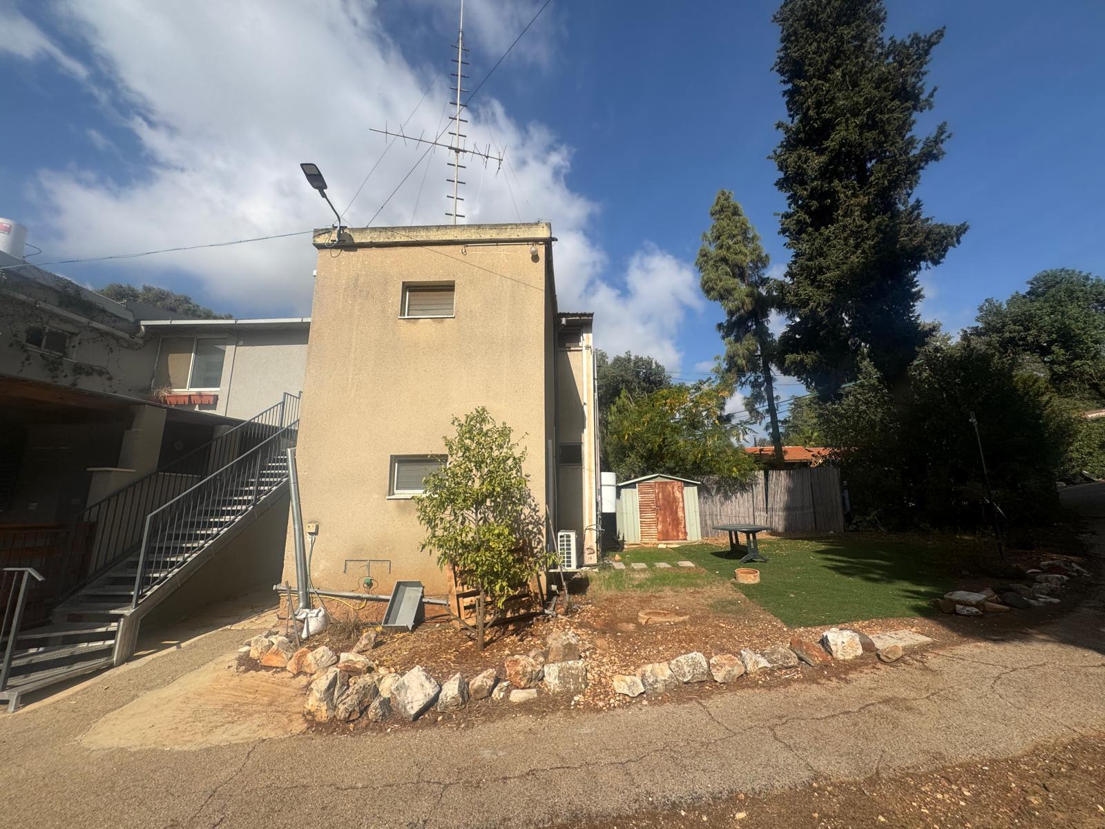 בבלעדיות- דו משפחתי גדול בקיבוץ אילון