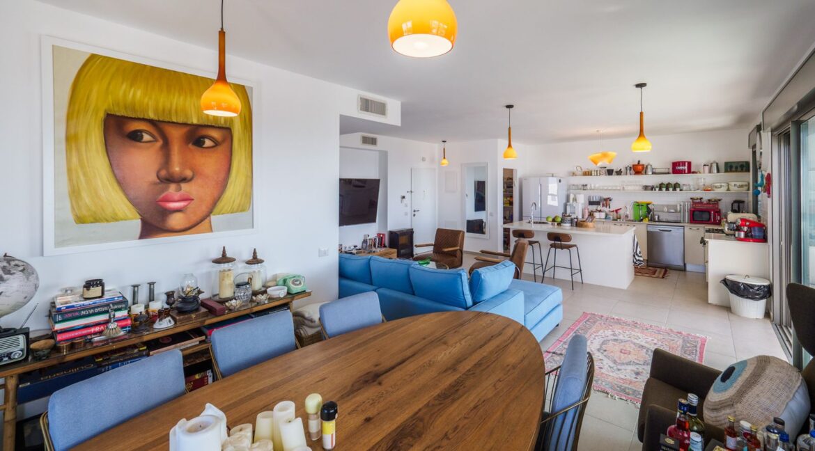 WhatsApp Image 2025-11-19 at 11.44.49 (1)