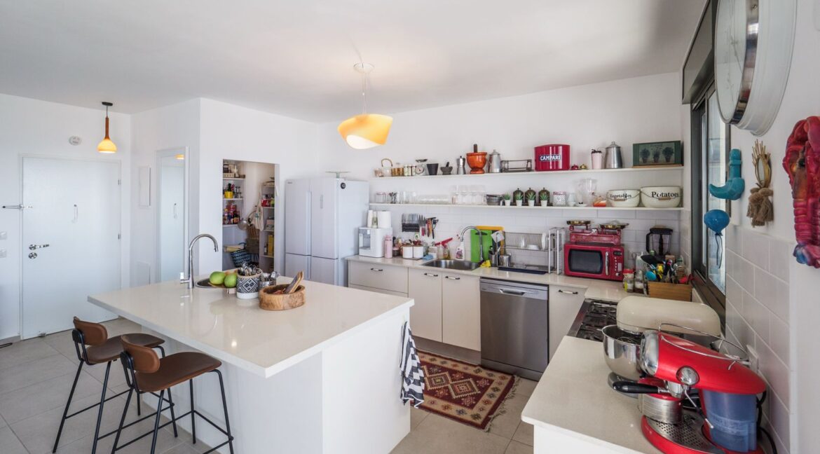 WhatsApp Image 2025-11-19 at 11.44.52 (2)