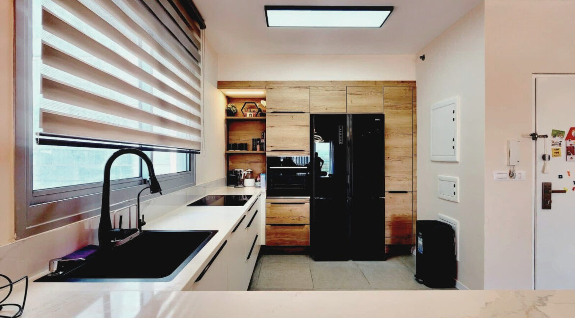 42a195fc-ce95-4f7a-8bcf-70513e3397a6