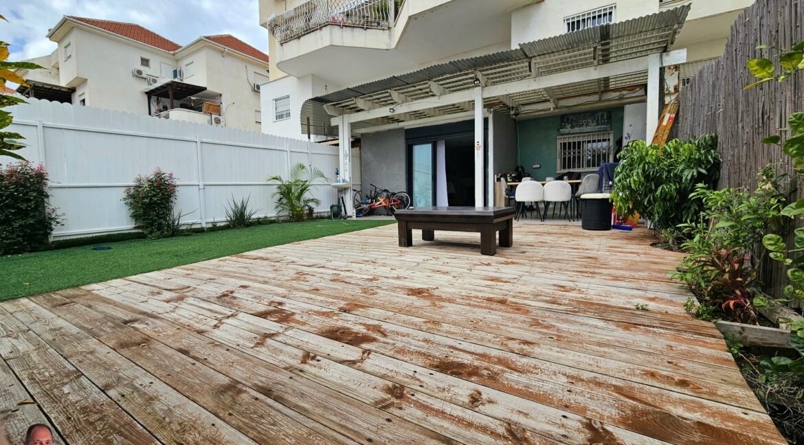 WhatsApp Image 2025-12-04 at 08.48.11