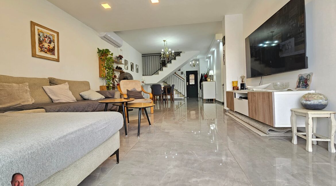 WhatsApp Image 2025-12-04 at 08.48.12