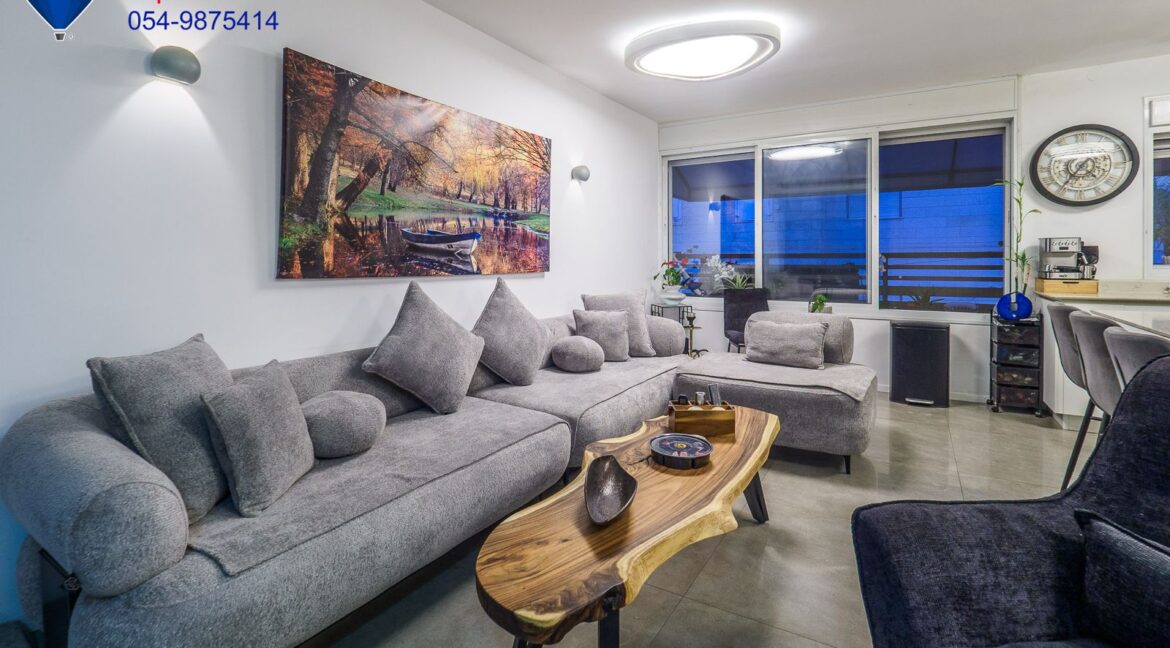 WhatsApp Image 2025-12-08 at 17.52.09 (1)