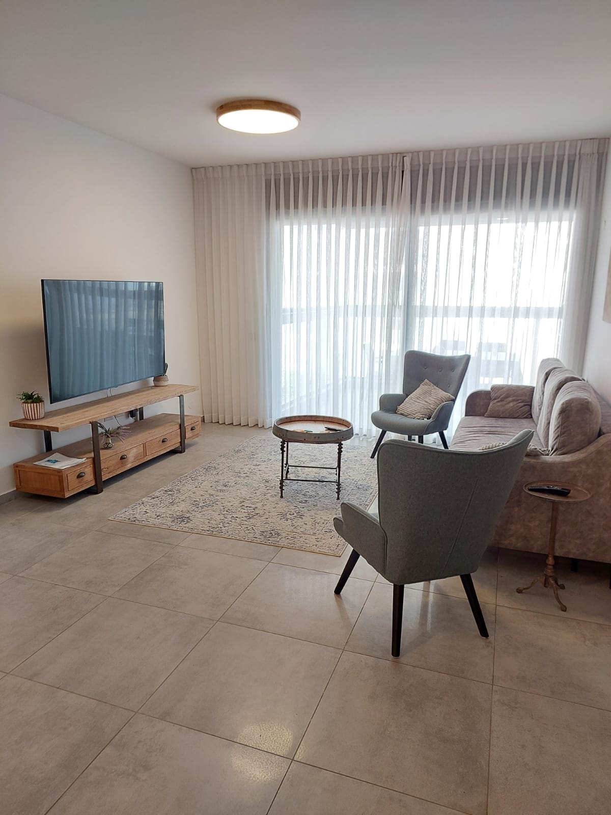 חדש בבלעדיות- דירת 4 חדרים ברחוב אלמוג 10 שכונת אכזיב