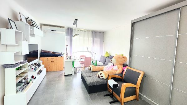 193e216d-122a-4e85-b034-0bda9acad8b0