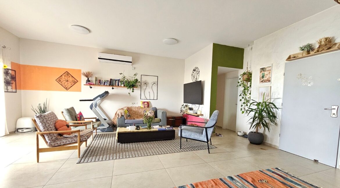 6f10f687-dc9b-41f2-9396-2c194d8e44b1