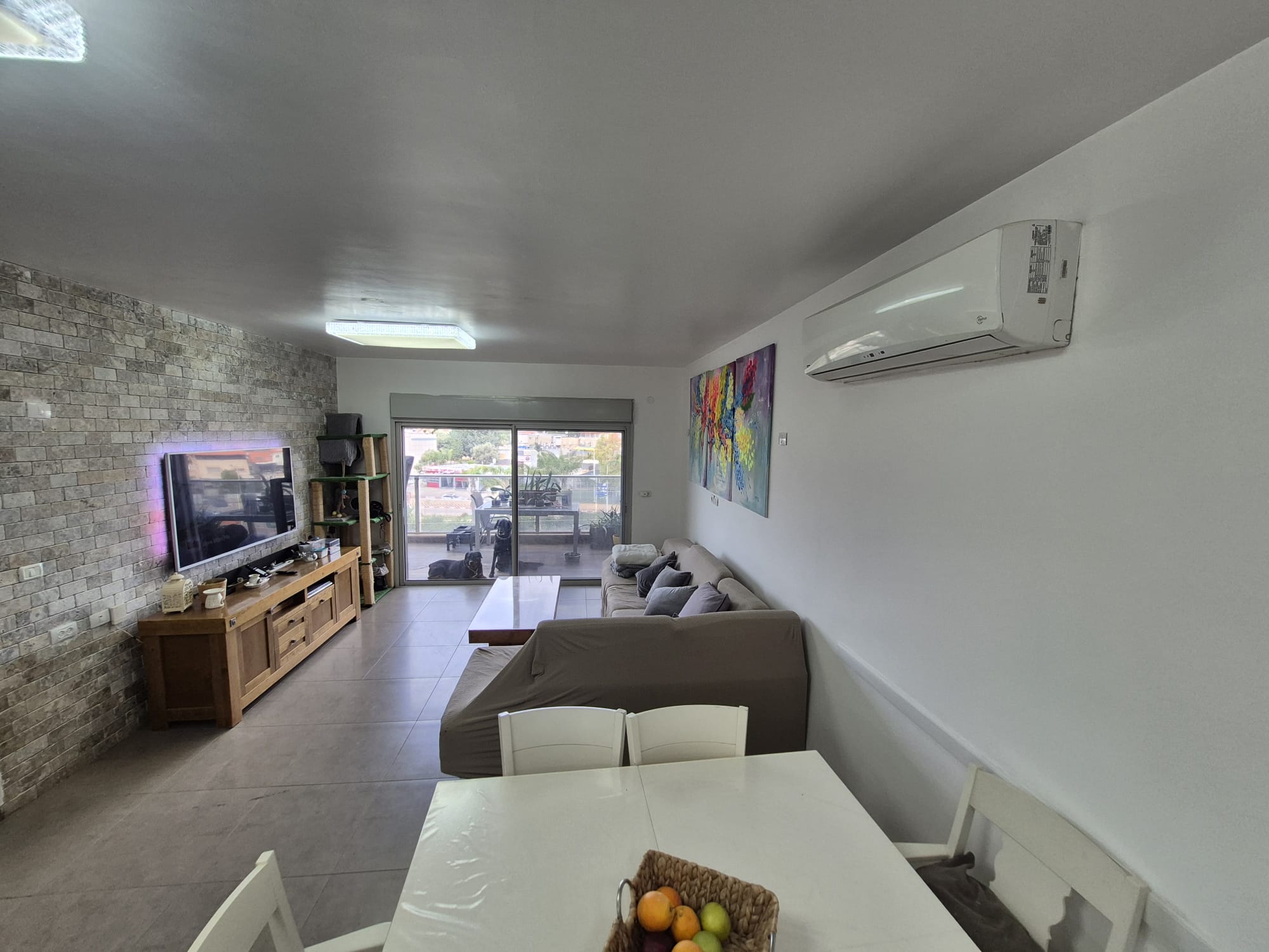 בבלעדיות- דירת 5 חדרים משופצת ברחוב הזמיר 72 בנהריה