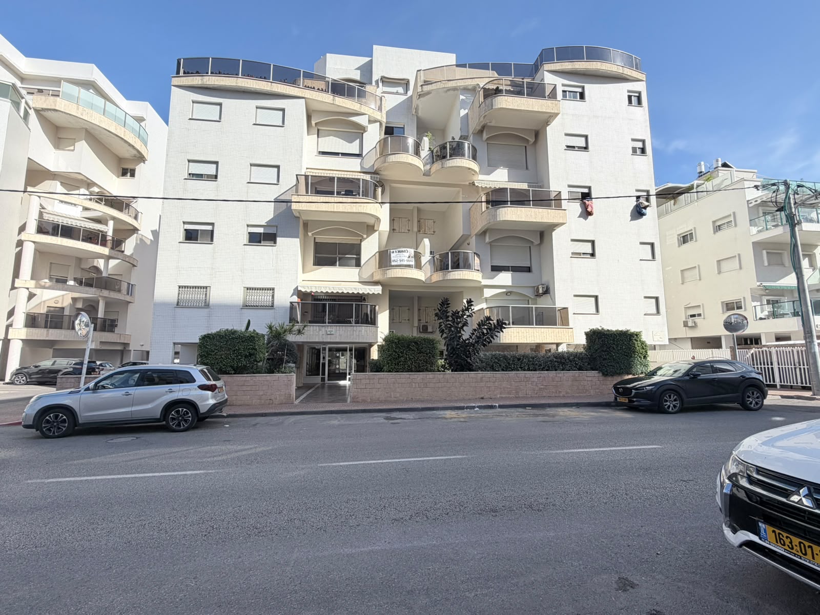 בבלעדיות- דירת 4 חדרים ברחוב ז’בוטינסקי 52 בנהריה